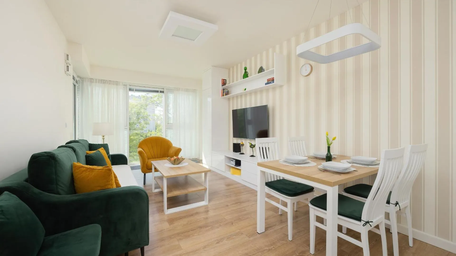 Woronicza Apartment By Solarento ワルシャワ