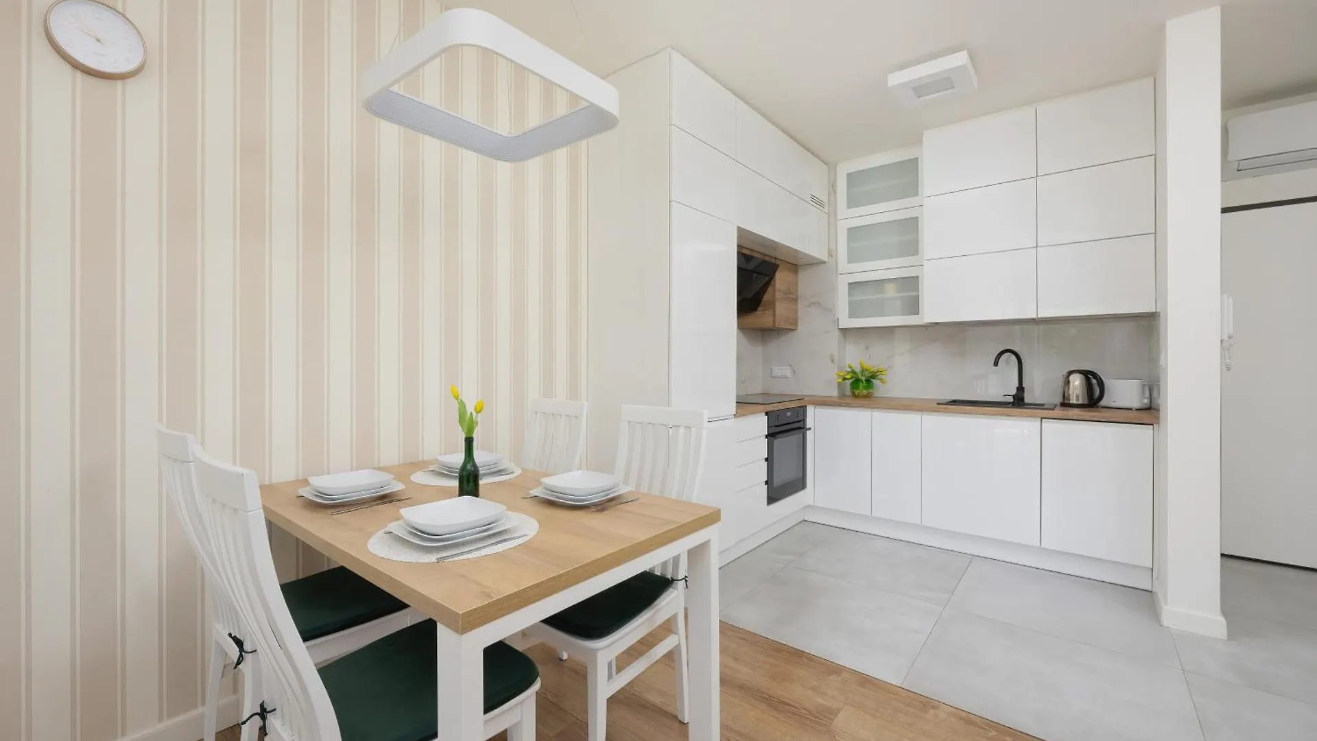 Woronicza Apartment By Solarento ワルシャワ ポーランド